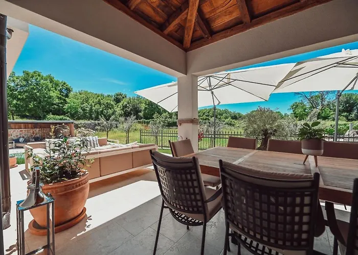 Luxury Solea 别墅 *